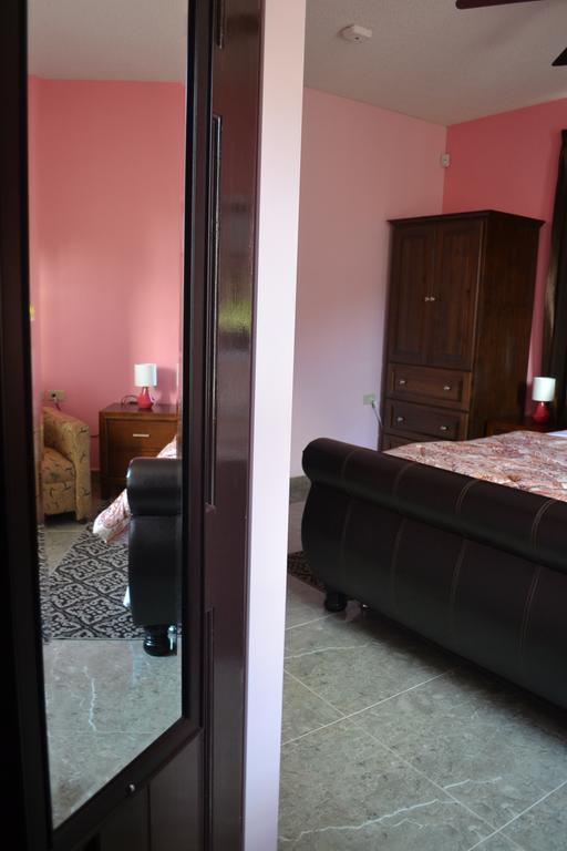 Montecristo Inn Piarco Экстерьер фото