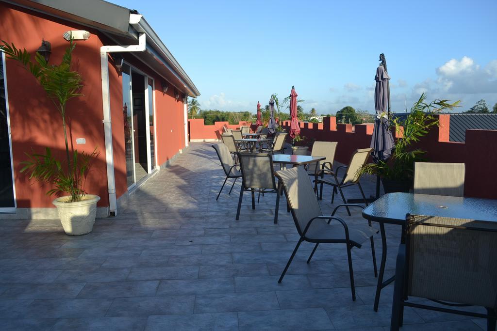 Montecristo Inn Piarco Экстерьер фото